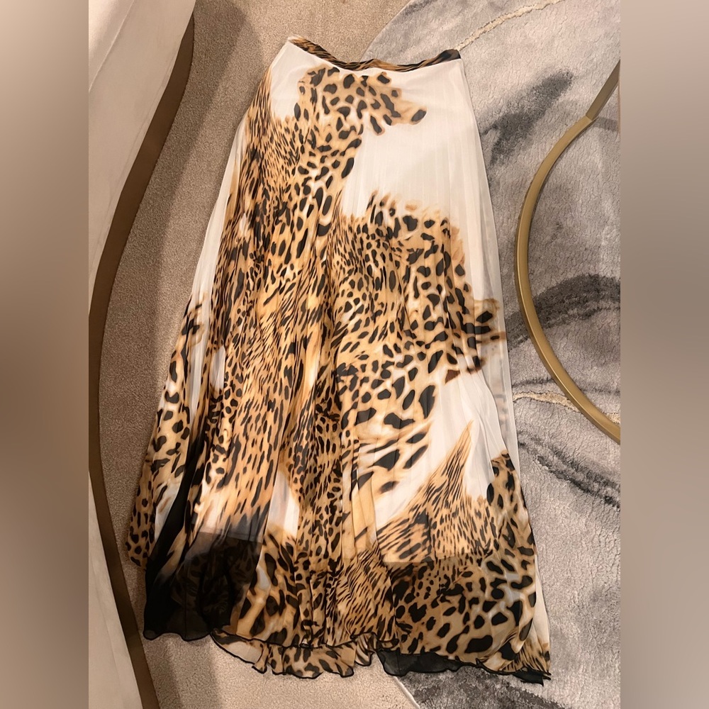 Leopard Print Pleated Skirt